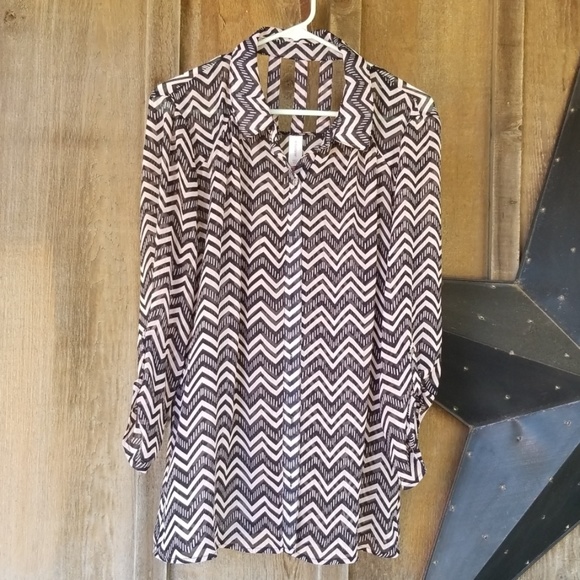 No Boundaries Tops - 🏈No boundaries blouse size xxl